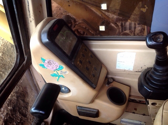 ขายรถแบคโฮ  CAT  320  V2   รถสวยพร้อมใช้งาน ราคาต่อรองได้นะครับ