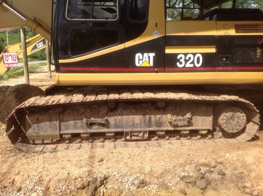 ขายรถแบคโฮ  CAT  320  V2   รถสวยพร้อมใช้งาน ราคาต่อรองได้นะครับ