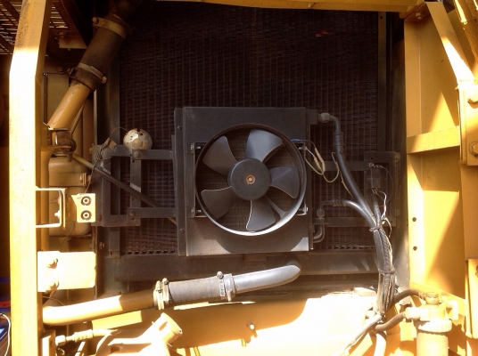 ขายรถแบคโฮ  CAT  320  V2   รถสวยพร้อมใช้งาน ราคาต่อรองได้นะครับ