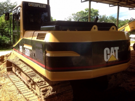 ขายรถแบคโฮ  CAT  320  V2   รถสวยพร้อมใช้งาน ราคาต่อรองได้นะครับ