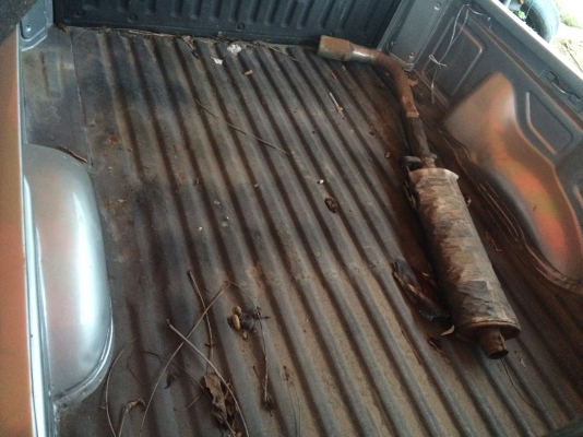 ขายครับซากบอดี้นิสสันNVมีเครื่องเกียร์ No Book