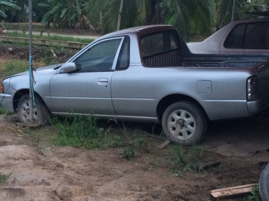 ขายครับซากบอดี้นิสสันNVมีเครื่องเกียร์ No Book