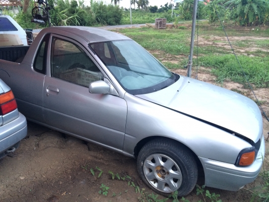 ขายครับซากบอดี้นิสสันNVมีเครื่องเกียร์ No Book