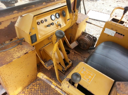 ขายด่วนแทรกเตอร์KOMATSU D20PL-5 พร้อมใช้ ขายด่วนแทรกเตอร์KOMATSU D20PL-5 พร้อมใช้