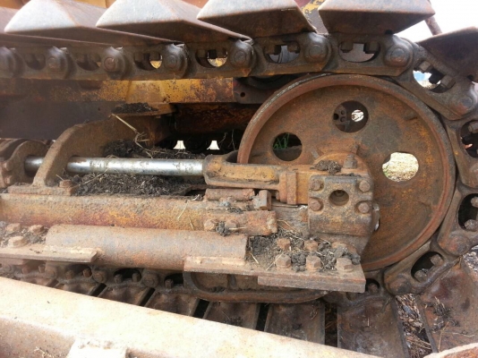 ขายด่วนแทรกเตอร์KOMATSU D20PL-5 พร้อมใช้ ขายด่วนแทรกเตอร์KOMATSU D20PL-5 พร้อมใช้