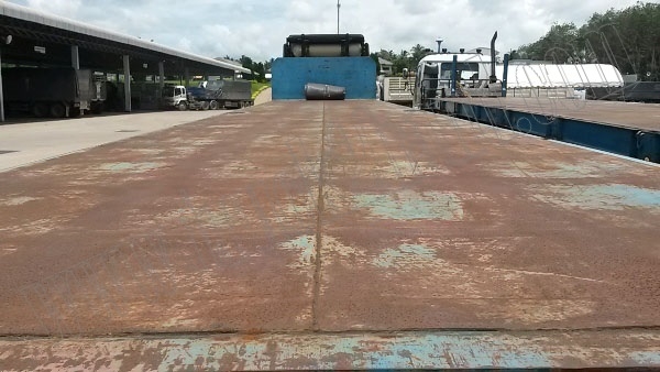 หางพ่วงเทเลอร์พื้นเรียบ12ล้อ 3เพลา ของบริษัทสามมิตร ปี53