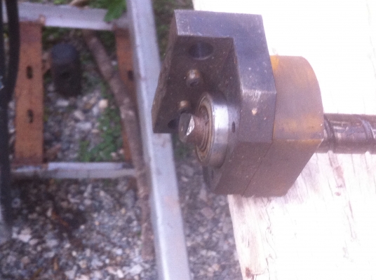 ชุดบอลสกรู ขนาด 20 มม. ยาว 95 ซม. พร้อมชุดยึดหัวท้าย ลูกเลื่อนขนาดใหญ่ ใช้เลือนขับรางของเครื่อง CNC