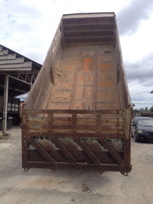 รถอีซูซุ 10  ล้อดั้ม  240 แรงม้า. ปี 39  ( ขายแม่ , ลูก )   สนใจติดต่อ 081 - 6079515