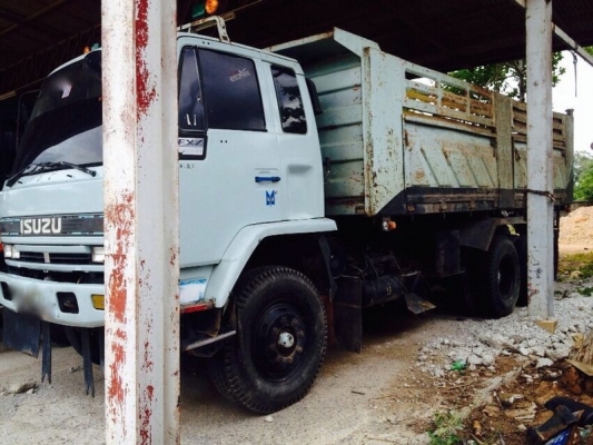 รถอีซูซุ 10  ล้อดั้ม  240 แรงม้า. ปี 39  ( ขายแม่ , ลูก )   สนใจติดต่อ 081 - 6079515