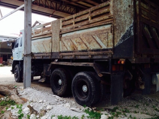 รถอีซูซุ 10  ล้อดั้ม  240 แรงม้า. ปี 39  ( ขายแม่ , ลูก )   สนใจติดต่อ 081 - 6079515