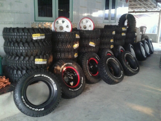 ขายล้อ ขายยาง OFF ROAD 32,33 ทั้ง R15และR16 รายละเอียดตามรายการเลยครับ ขายล้อ ขายยาง OFF ROAD 32,33 ทั้ง R15และR16 รายละเอียดตามรายการเลยครับ