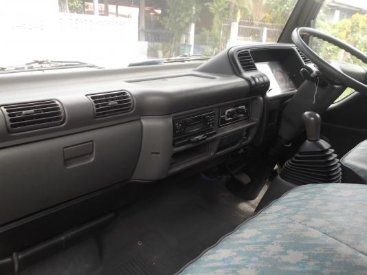 ISUZU  ปี46 ยูโร เกียร์สั้น รถห้างแท้