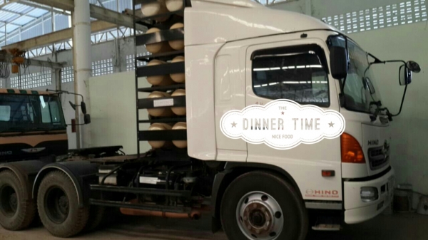 ขายหัวลาก HINO MEGA 1M EURO3 CNG10ถัง ปี53 วิ่งน้อย2แสน กม. สภาพดี เดิมๆๆสภาพพร้อมใช้งาน เล่มทะเบียนพร้อมโอน หางลาก3เพลาเหลี่ยม ดัมพ์ เครื่องดี