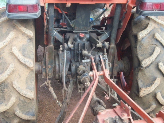 รถไถ  3408 พร้อมใช้งาน รถใช้มือเดียว ไม่เคยรับจ้างครับ เจ้าของขายเอง ไม่รวมอุปกรครับ