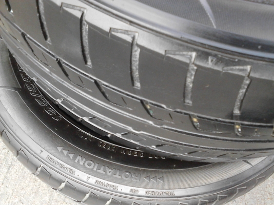 195/55R15 ROADSTONE  PREMIERE  ปี2011 MADE  IN KOREA  มี 2 เส้น TEL.081-427-3941