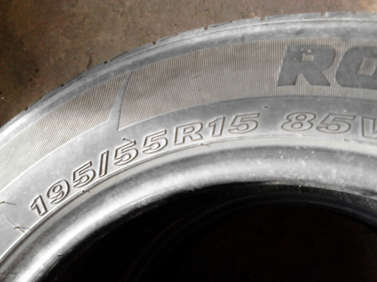 195/55R15 ROADSTONE  PREMIERE  ปี2011 MADE  IN KOREA  มี 2 เส้น TEL.081-427-3941