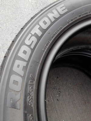 195/55R15 ROADSTONE  PREMIERE  ปี2011 MADE  IN KOREA  มี 2 เส้น TEL.081-427-3941