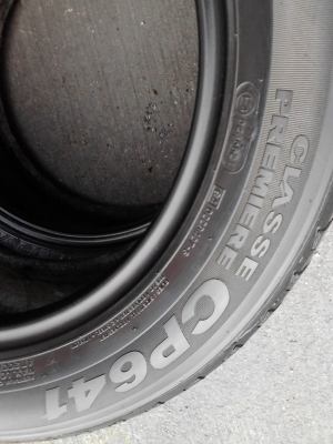 195/55R15 ROADSTONE  PREMIERE  ปี2011 MADE  IN KOREA  มี 2 เส้น TEL.081-427-3941