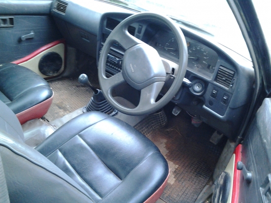 TOYOTA LN80 รุ่นสั้นพิเศษ 4ขอ เครื่องเสียงเคลื่อนที่ สำหรับวางคานโฟครับ รถเก่าหลวง ถอดเครื่องเสียงลดได้อีก