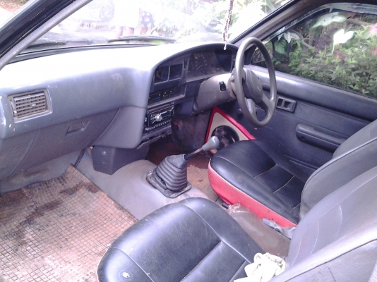 TOYOTA LN80 รุ่นสั้นพิเศษ 4ขอ เครื่องเสียงเคลื่อนที่ สำหรับวางคานโฟครับ รถเก่าหลวง ถอดเครื่องเสียงลดได้อีก