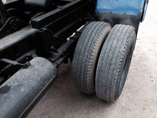 ขายรถ6ล้อ120ฝาขาวหัวการ์ตูนดั้มสามมิตร ปี40Fหลัง รถห้าง