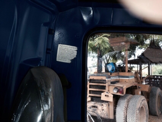 ขายรถ6ล้อ120ฝาขาวหัวการ์ตูนดั้มสามมิตร ปี40Fหลัง รถห้าง