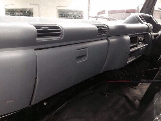 ขายรถ6ล้อ120ฝาขาวหัวการ์ตูนดั้มสามมิตร ปี40Fหลัง รถห้าง