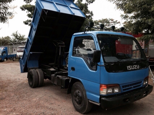 ขายรถ6ล้อ120ฝาขาวหัวการ์ตูนดั้มสามมิตร ปี40Fหลัง รถห้าง