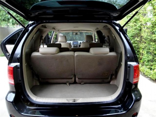 2005TOYOTA FORTUNER 3.0V AT AIRBAG-ABS Top Full-option รถมือเดียว ประกันเหลือเยอะ