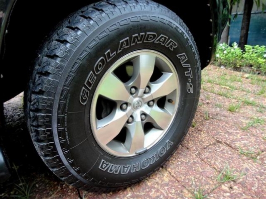 2005TOYOTA FORTUNER 3.0V AT AIRBAG-ABS Top Full-option รถมือเดียว ประกันเหลือเยอะ