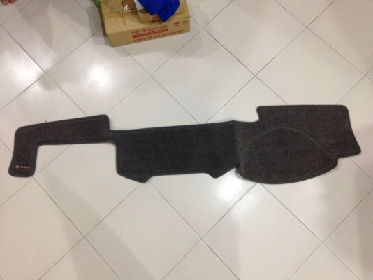 พรมแผงหน้าปัด toyota accessories แท้ๆ Vigo Fortuner  350฿