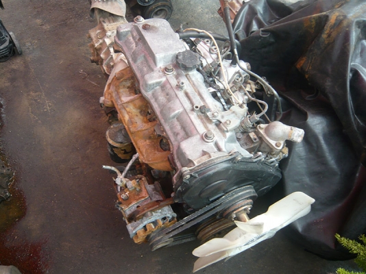 ขายเครื่องยนต์ดีเซลโตโยต้า 2L