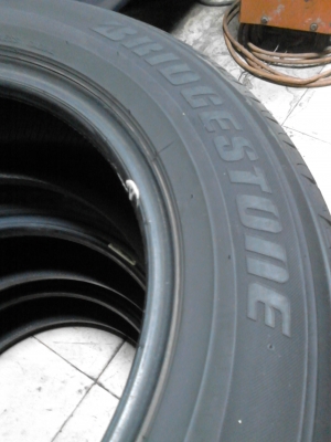 215/60R16 BRIDGESTONE TURANZA GR90 มี 3 เส้น  TEL.081-427-3941