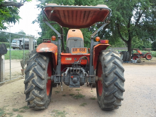 ขาย KUBOTA M7040 พร้อมดันหน้า