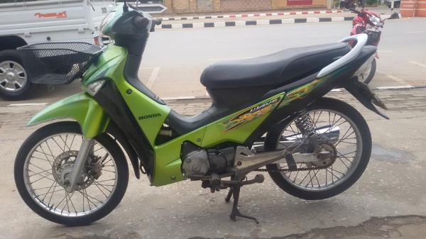 ขาย wave125 ไฟเลี้ยวบังลม ขาย wave125 ไฟเลี้ยวบังลม