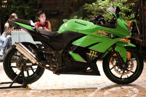 <เอิร์ท พิดโลก>ขาย Ninja250 ปี2012 ทะเบียนราคาไม่แพง