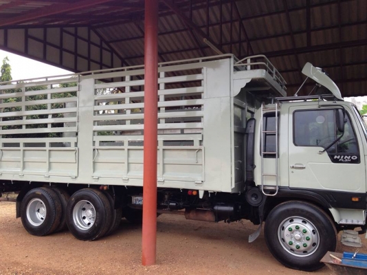 สิบล้อ HINO 3H ปี 37 รถสวยเนี๊ยบทั้งคัน กระบะเหล็ก มีแอร์ กระจกไฟฟ้า ยางเรเดียล รถสวย มีทะเบียนครบ ปรับราคาใหม่เป็น 870,000 บาท.