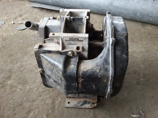 ขายปั๊มลมสกรูยี่ห้อ iwata แบบออยฟรีสภาพเก่าญี่ปุ่น