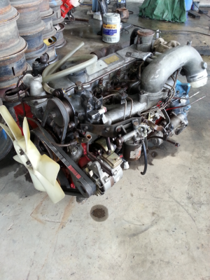 เครื่อง eh700  ปั้มลม  สวยกิ๊ก ยกลงจากรถ มีเลข