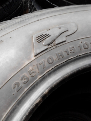 235/70R15  FORCEUM MILLENNIUM  ATZ  มี 2 เส้น TEL.081-427-3941