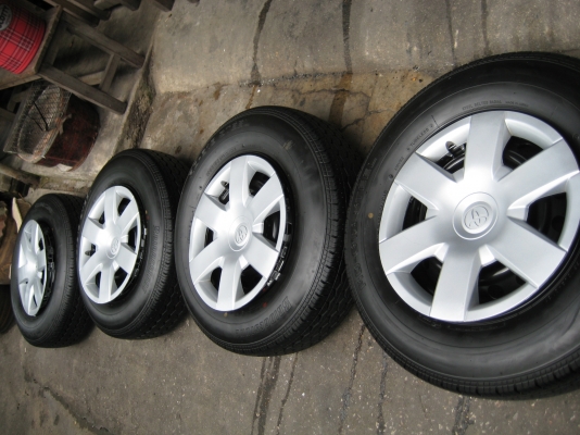 ขายกระทะ พร้อมยาง ปี13 6รู ขอบ15 ดอกเต็ม ๆ วิ่งน้อย