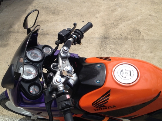 ขายHONDA CBR 150R เครื่องเดิมๆ ตามสภาพ ทะเบียน ภาษี/พรบ หมด2558HONDA CBR 150 มีจอง1คิว เปลียนแปลงอย่างไรจะแจงอีกทีคาบ