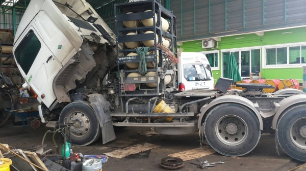 เกียร์ ZF ฮีโน่ Mega500 รถห้างออกศูนย์ฮีโน่ ยกลงเปลี่ยนใส่เกียร์อีตัน