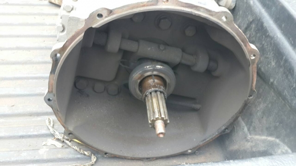 เกียร์ ZF ฮีโน่ Mega500 รถห้างออกศูนย์ฮีโน่ ยกลงเปลี่ยนใส่เกียร์อีตัน