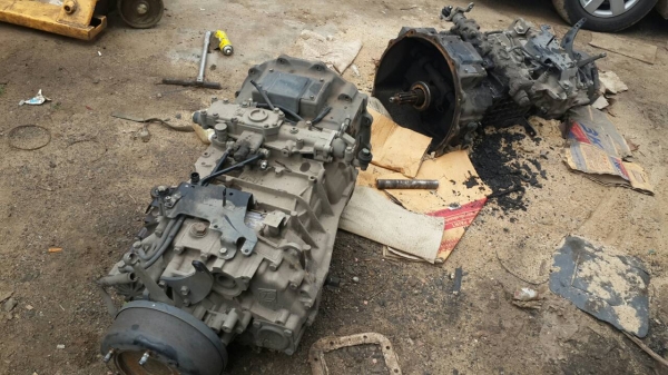 เกียร์ ZF ฮีโน่ Mega500 รถห้างออกศูนย์ฮีโน่ ยกลงเปลี่ยนใส่เกียร์อีตัน