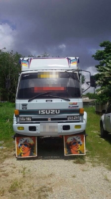 รถอีซูซุ 10 ล้อดั้ม 240 แรงม้า. ปี 39 ( นางฟ้าแท้ ) สนใจติดต่อ 081 - 6079515