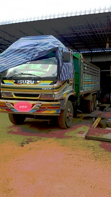 สิบล้อดั้ม