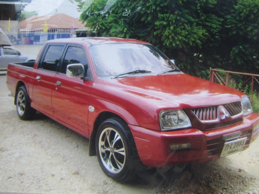 mitsubishi strada grandis 4 door