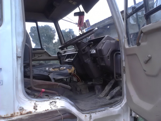 ขายครับ หลง FN527M - M A 22033 เครื่อง 6D16 เทอร์โบเกาะ ดั้มข้างเรียบ รถสวยพร้อมใช้งาน ภายในสวยมากครับ