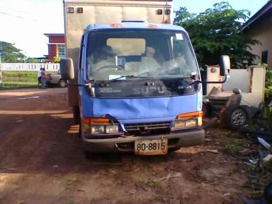 ISUZU NKR55EY URO2 เครื่อง88 6ล้อสั้น หัวคัชีนะครับ มัดจำแล่ว 10000 จากเสี่ยกบ ชุมแพครับ